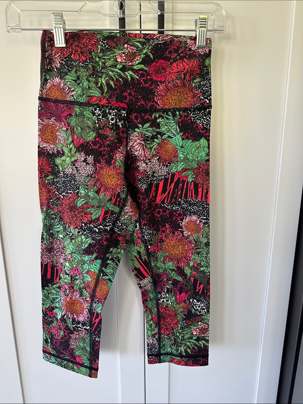 lululemon athletica Floral Capri Leggings - Black, Green & Pink